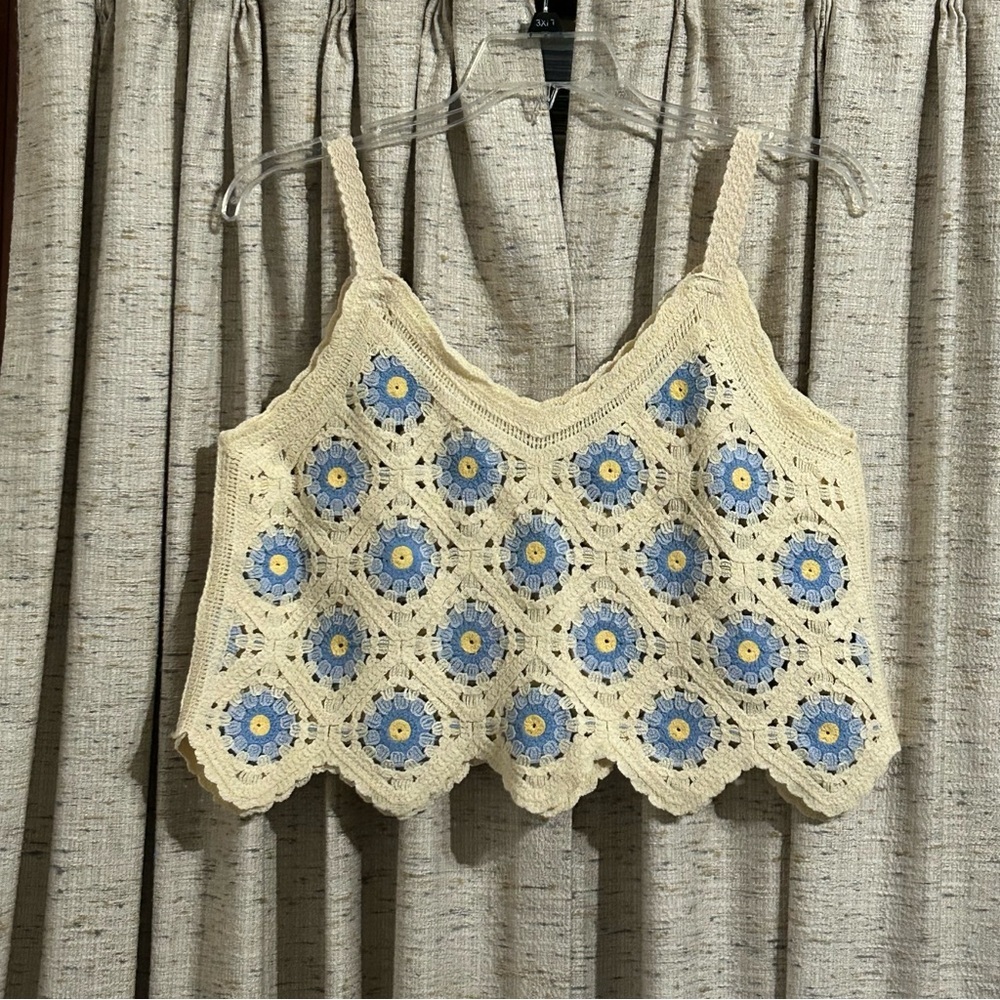Honey & Sparkle Daisy Crochet Cropped Tank Top - L/XL